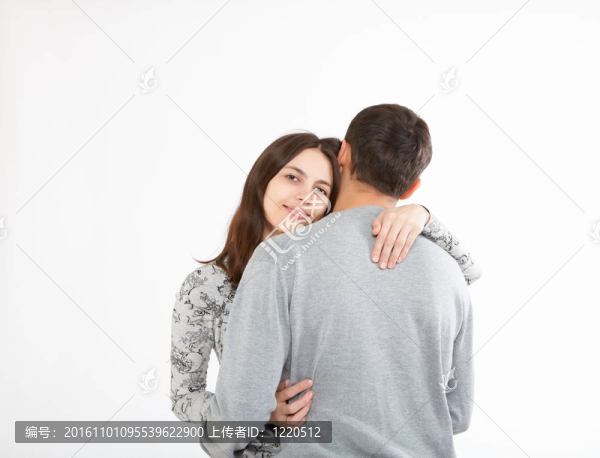 戀愛中的一對幸福的年輕夫婦