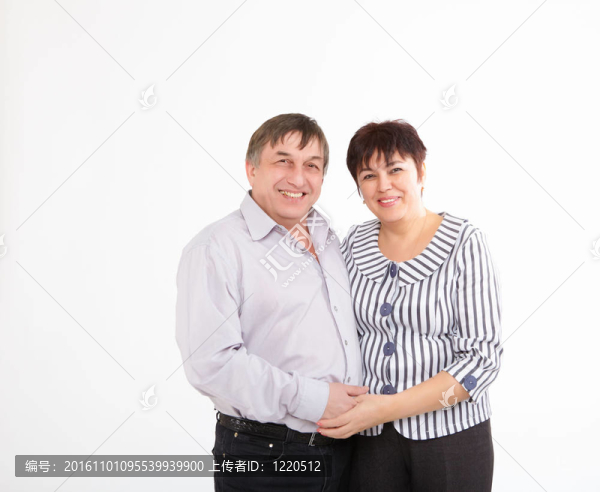 戀愛(ài)中的一對(duì)幸福的夫妻