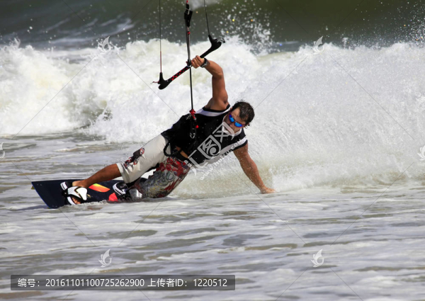 Kitesurfer在行動(dòng)