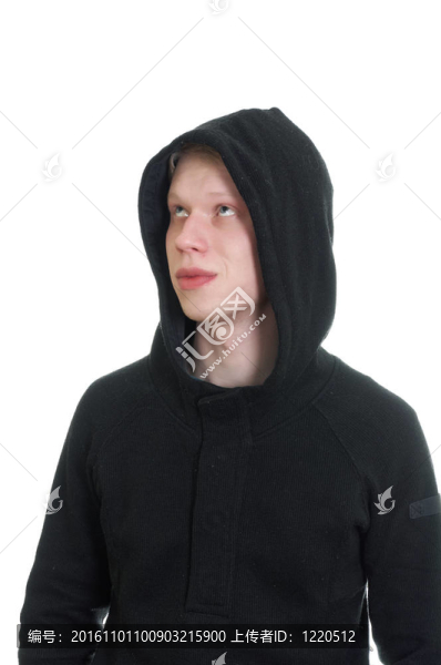 年輕人戴著頭巾