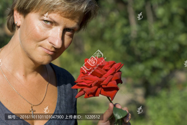 花園里的女人