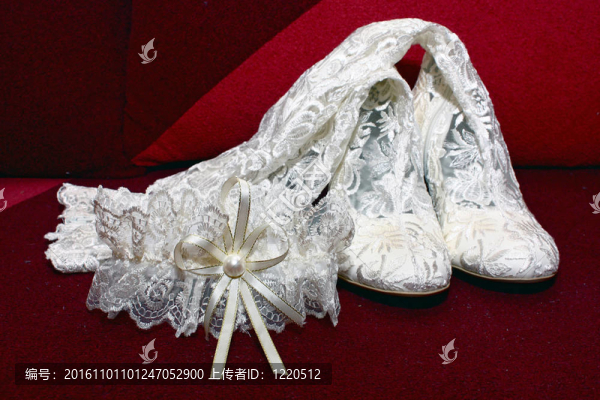 對(duì)于未婚妻及膝靴和吊襪帶配件