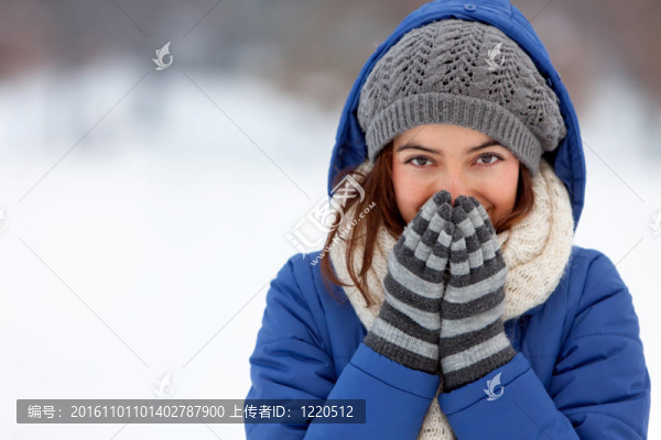 女人在冬天