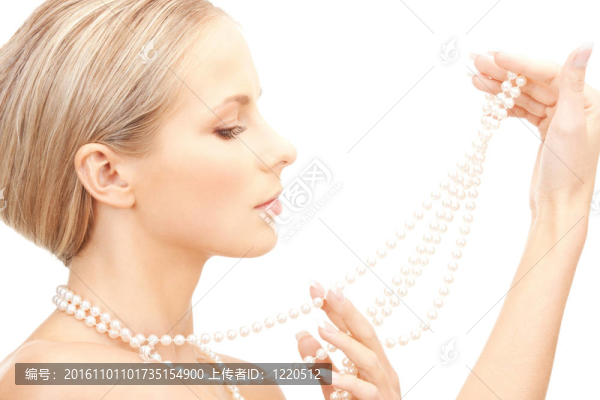 美麗的女人與珍珠珠