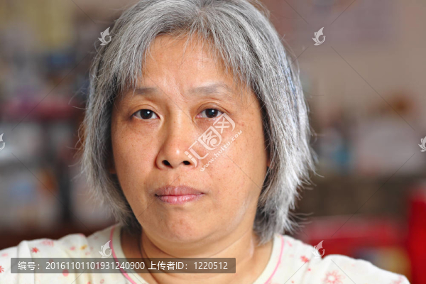 中年的中國(guó)女人