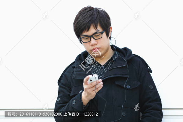 人享受音樂