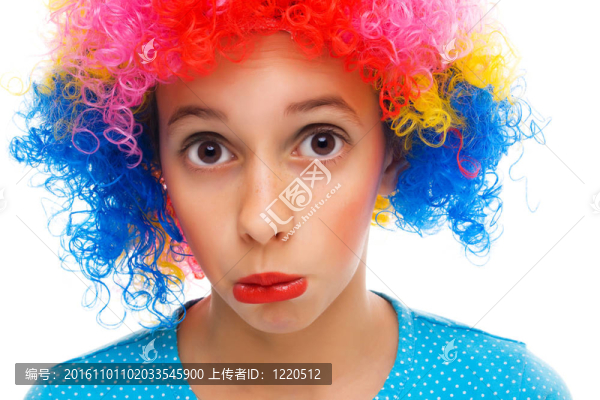 帶派對假發(fā)的年輕女孩