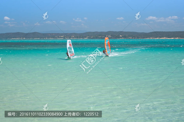 風(fēng)帆在瀉湖