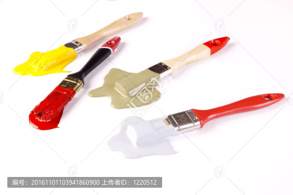 油漆罐；刷子和臟東西