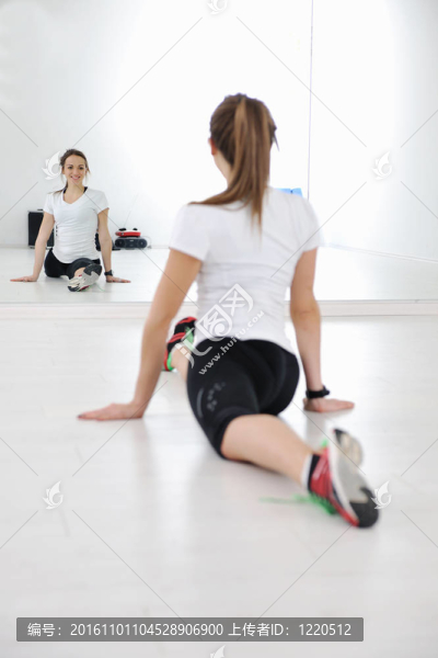 女子健身運動與權重