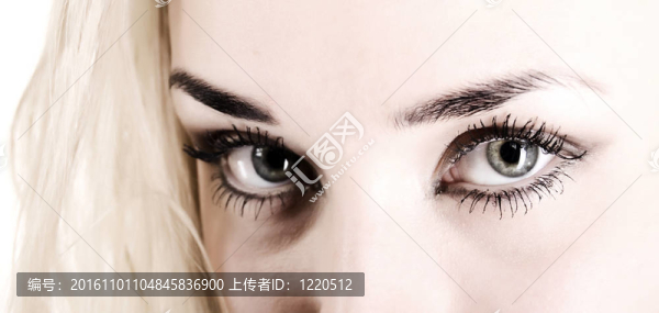 女人眼睛照片