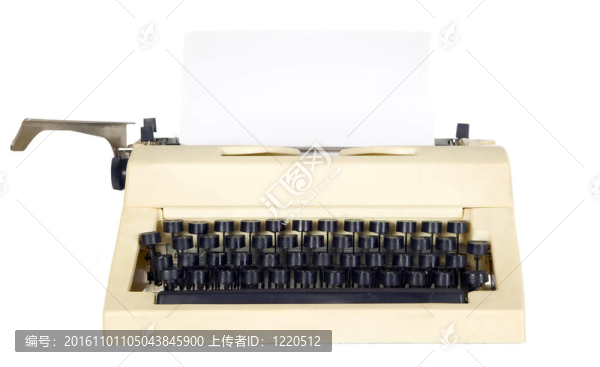 白色背景上的老式打字機