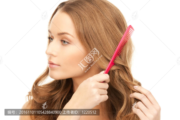 漂亮女人梳
