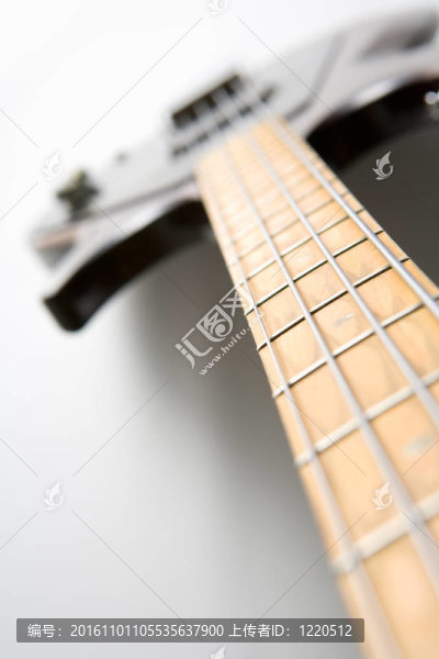 低音吉他