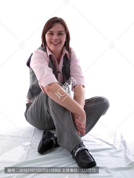 在白人孤立的年輕女子