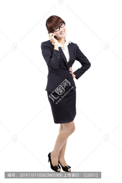 年輕的商人在電話里微笑