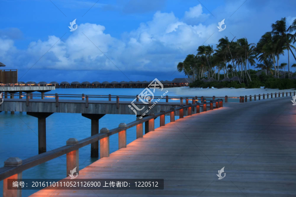 晚上的馬爾代夫。