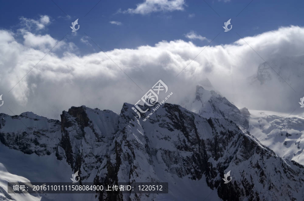 高高的山上