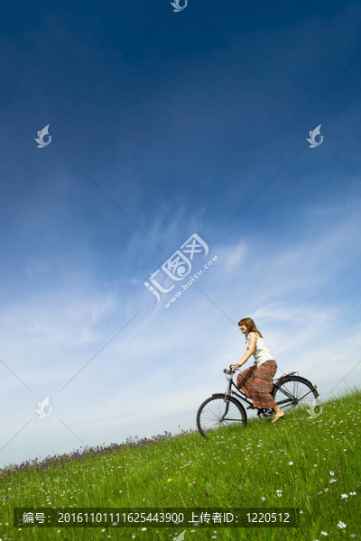 騎自行車