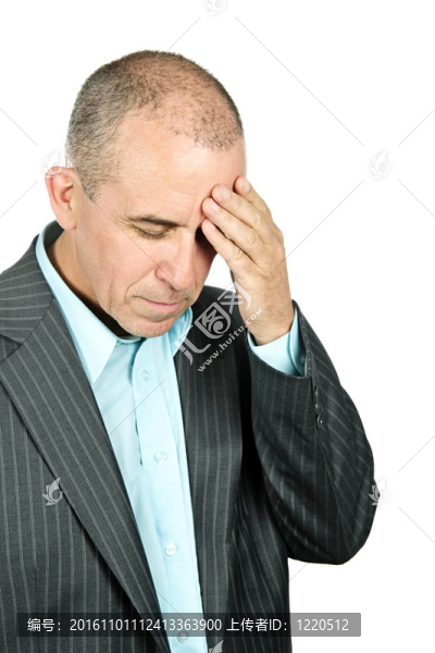 白人背景下的沮喪的人