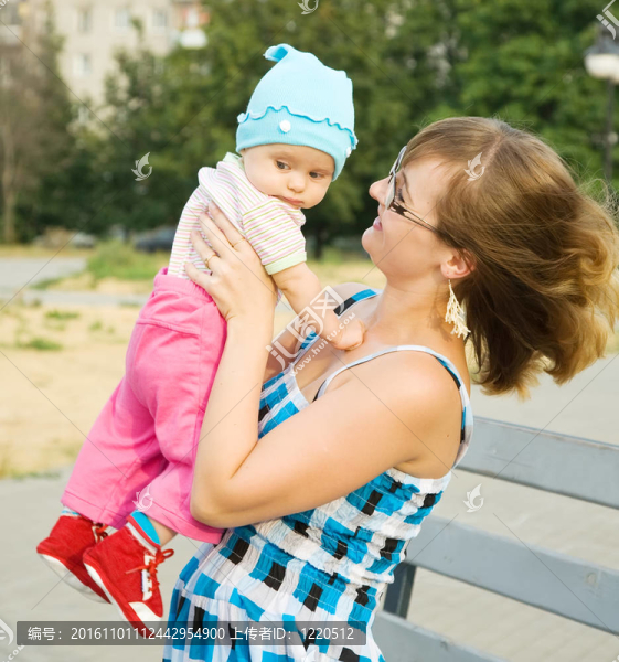 母親與嬰兒