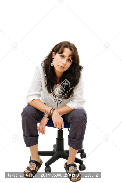 一個白人的黑發(fā)女人白色隔離
