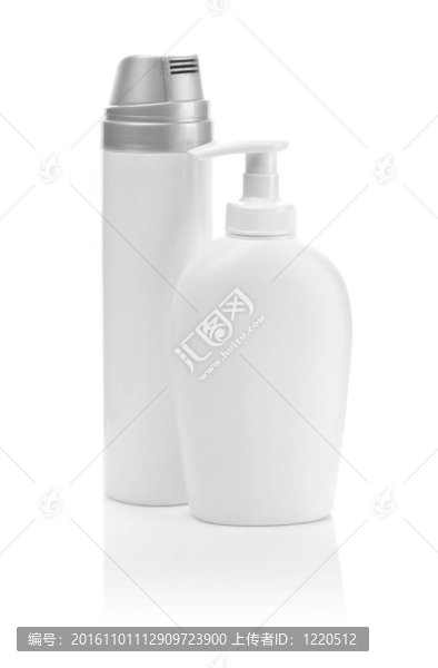 兩個(gè)白色噴霧瓶