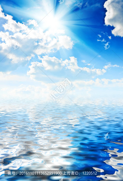 美麗的藍色天堂充滿陽光和大海