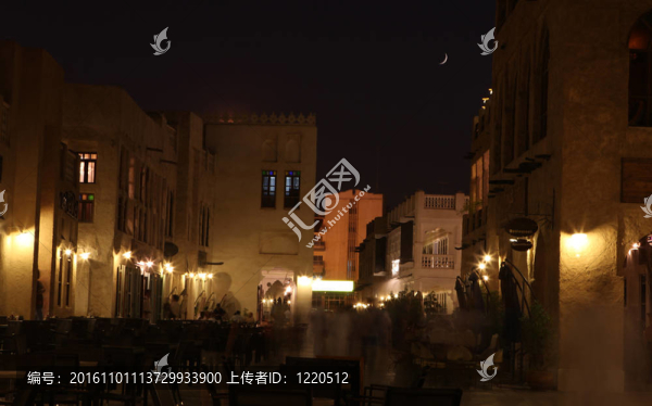 開齋節(jié)的月亮在Souq,Waqif