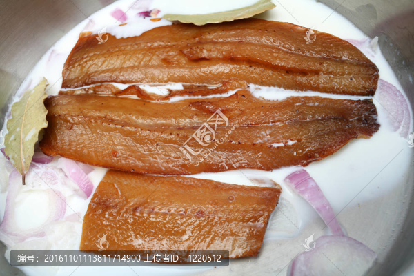 在一個泛腌魚