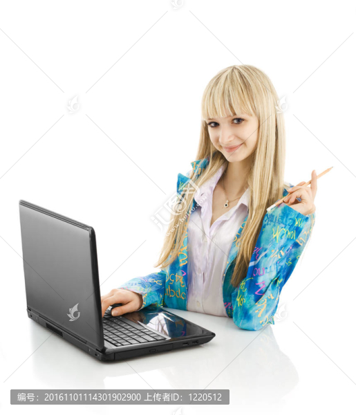 帶筆記本電腦的金發(fā)女郎