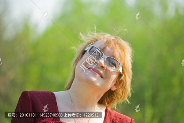 老年女性肖像