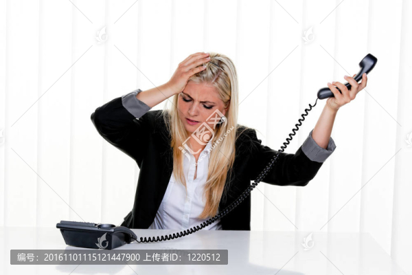辦公室里有壓力的女人