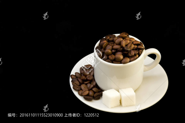 咖啡豆和舒加白杯