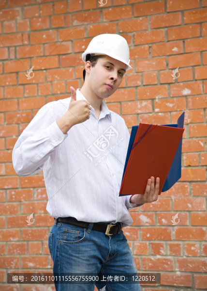 快樂的建設(shè)者與豎起大拇指