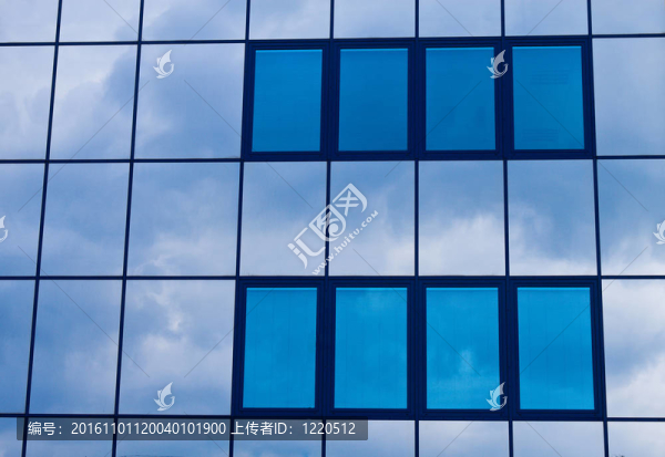 辦公建筑的立面窗。