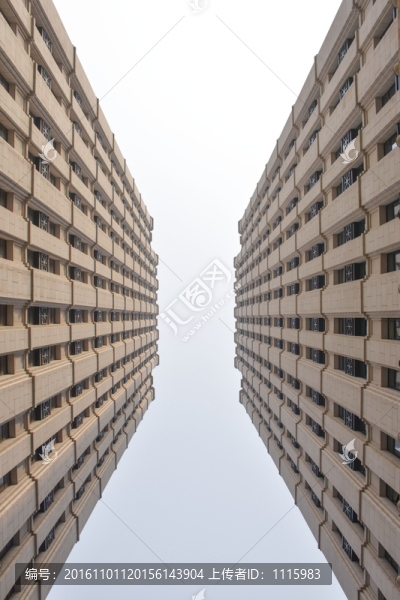 高樓大廈,一線天