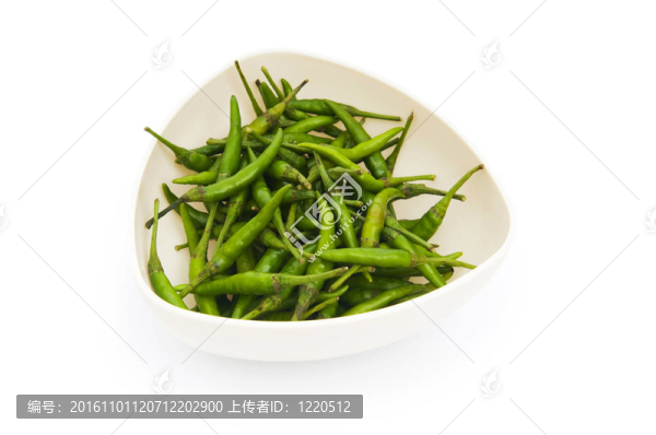 白色背景辣椒