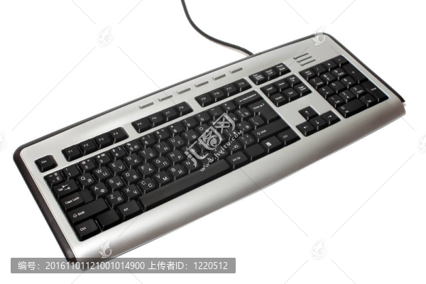 白色背景下的現(xiàn)代鍵盤。