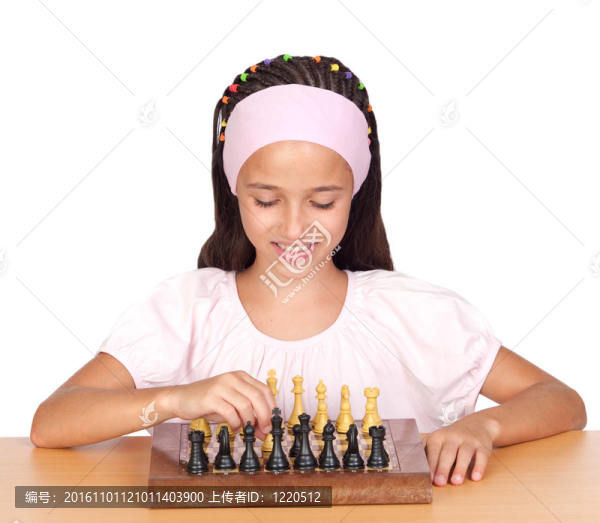 小女孩下棋