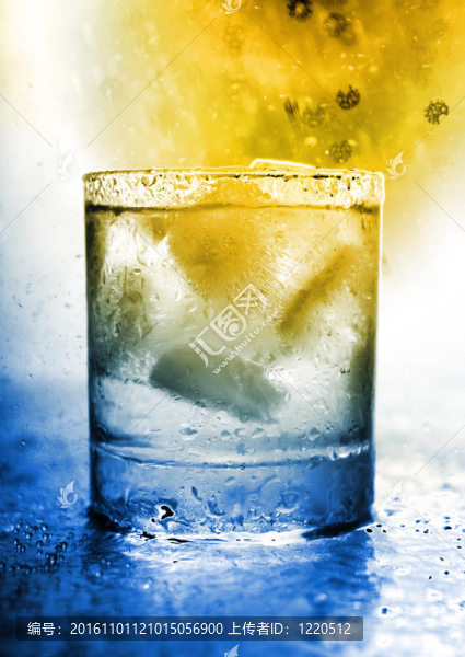 水玻璃。