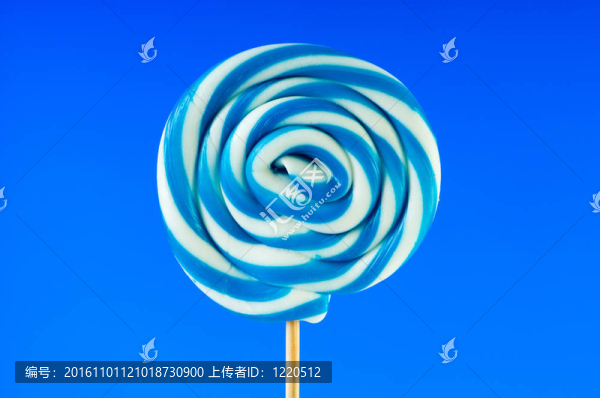 五顏六色的棒棒糖和五顏六色的背景