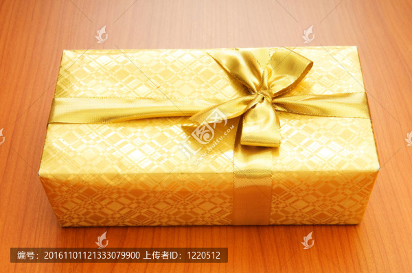 白色背景下的禮品盒
