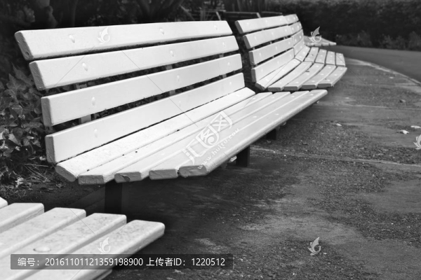 弧形公園長椅