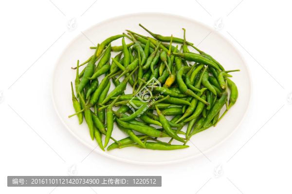 白色背景辣椒