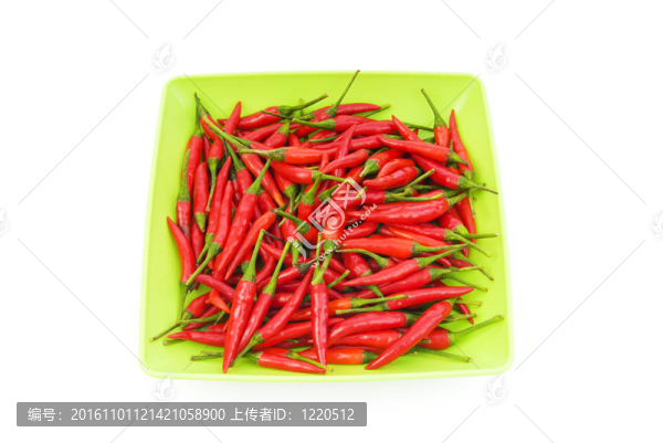 白色背景辣椒