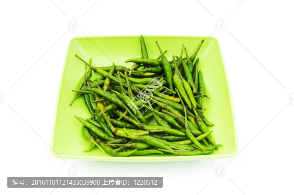 白色背景辣椒