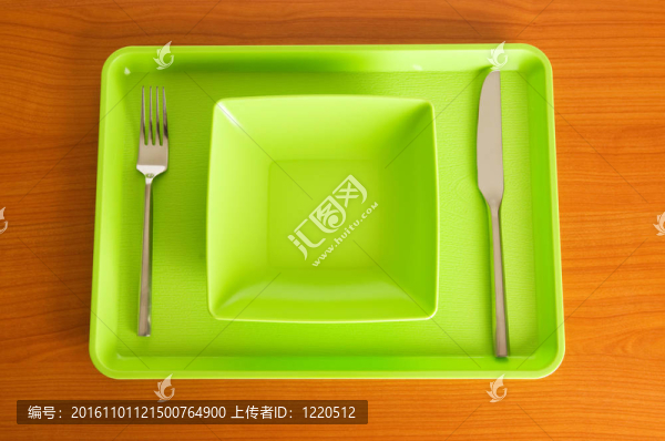 設(shè)置在桌上的用具
