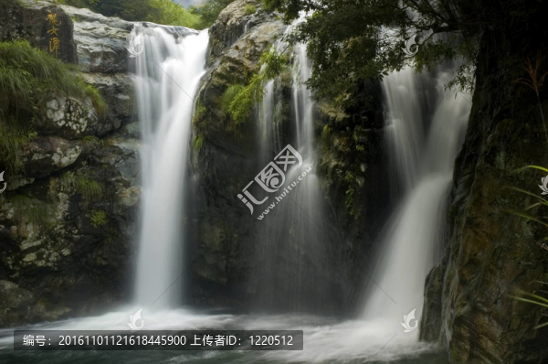 在黃三瀑布景區(qū)；中國