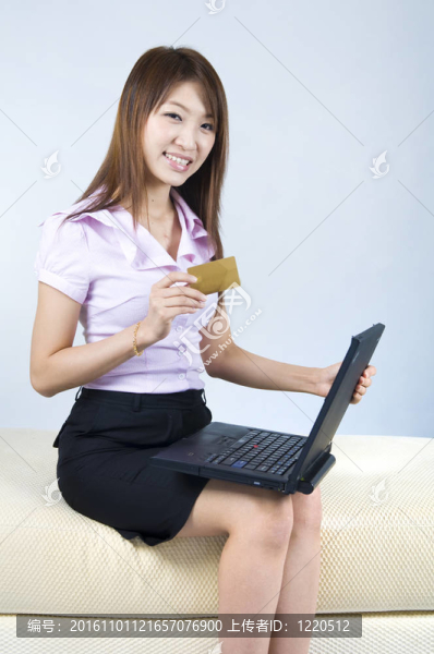 亞洲商業(yè)女性網(wǎng)上購物